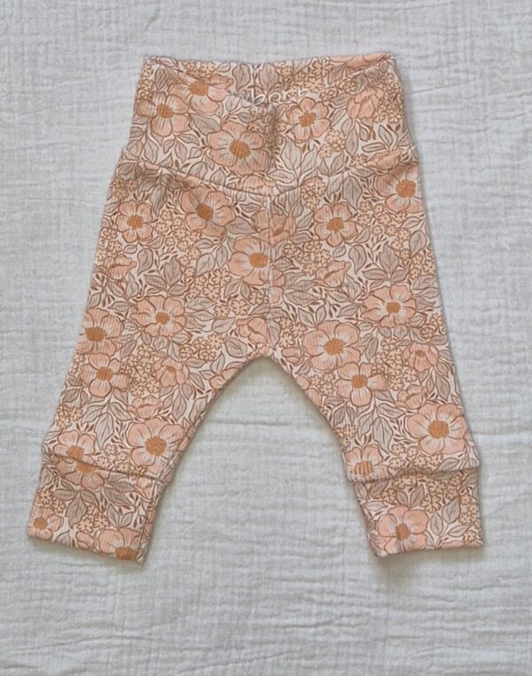 Broekje rib peach bloemen