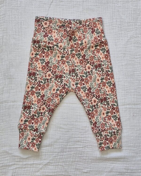 Broekje rib rode bloemen